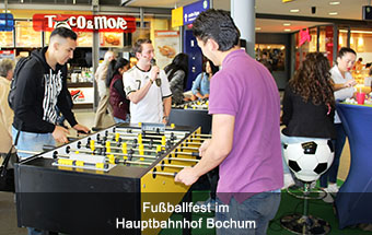 Fußballfest im Hauptbahnhof Bochum
